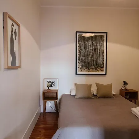 Luxury Apartment With Private Pool & Garden Appartamento *
